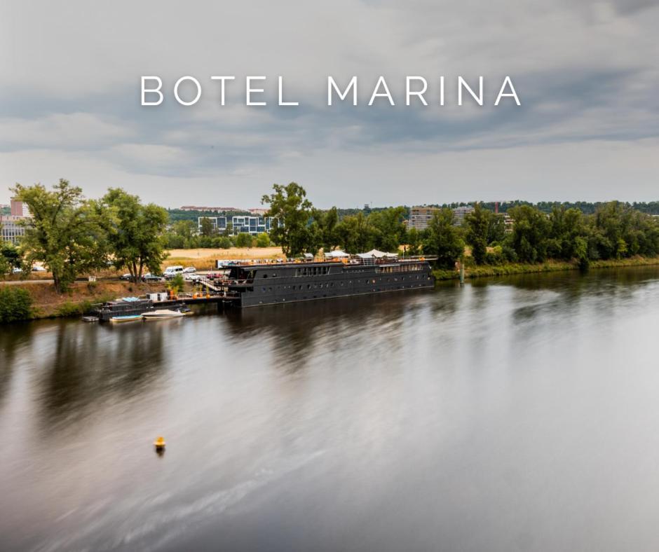 Botel Marina Praga Esterno foto